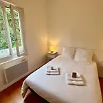 Charming 3 Of 50 M2 Located In Apartment *