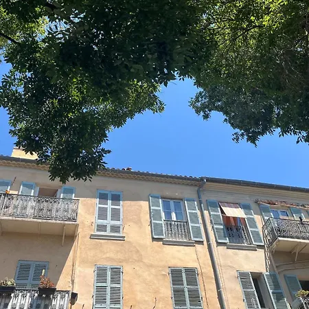 Charming 3 Of 50 M2 Located In * Йер