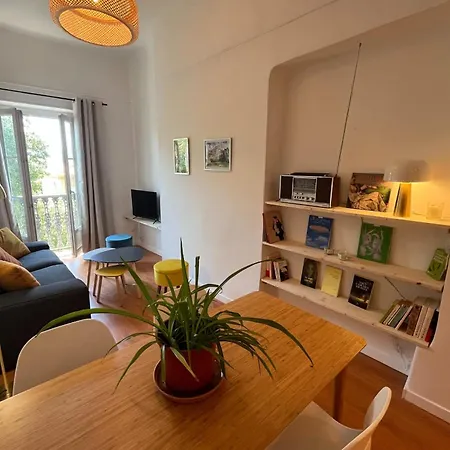 Charming 3 Of 50 M2 Located In Apartment