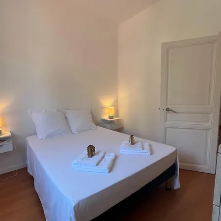 Charming 3 Of 50 M2 Located In Apartment Hyeres