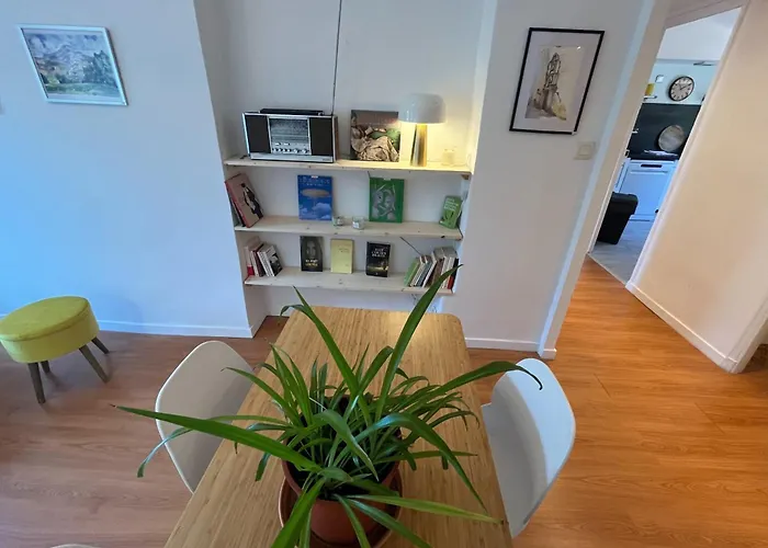 Charming 3 Of 50 M2 Located In Hyères